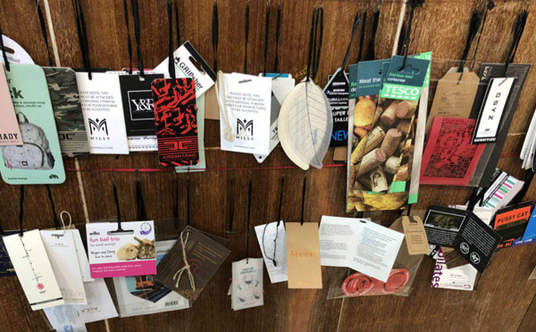 琳瑯滿目的吊牌墻，總有一款適合你！